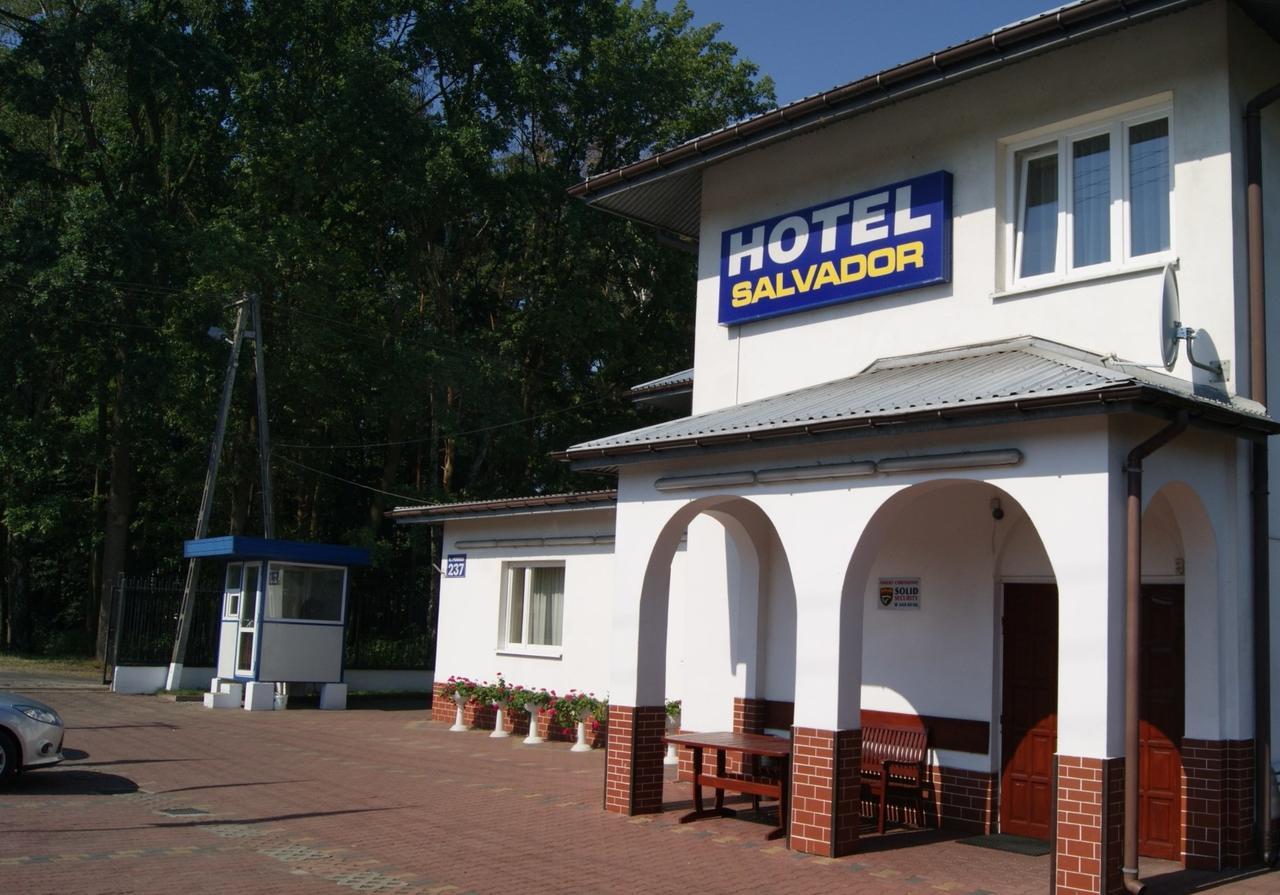 Hotel Salvador Marki Ngoại thất bức ảnh